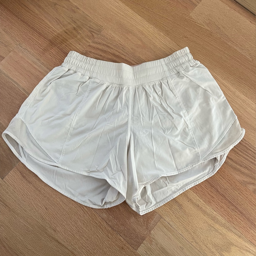 LULU LEMON HOTTY HOT SHORTS